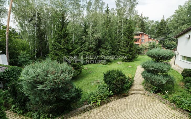 3-этажный коттедж 1 100 м² с отделкой