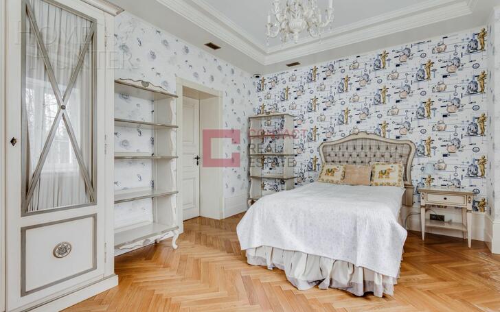 2-этажный коттедж 900 м² с отделкой