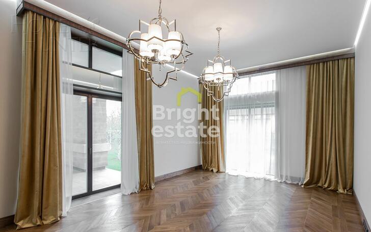 2-этажный коттедж 989.7 м² с отделкой