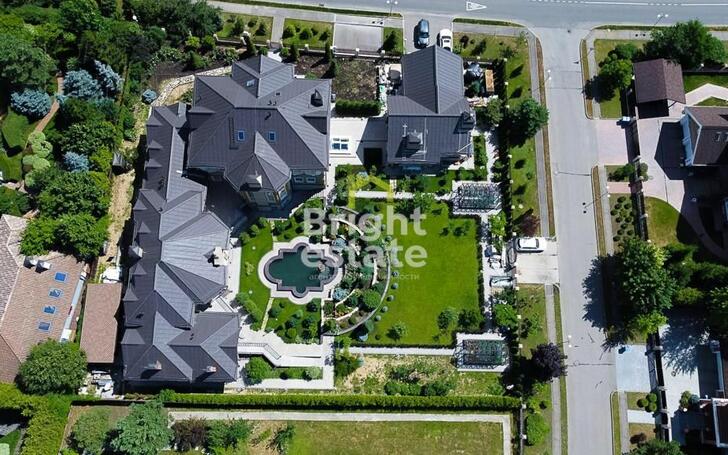 2-этажный коттедж 1 700 м² с отделкой
