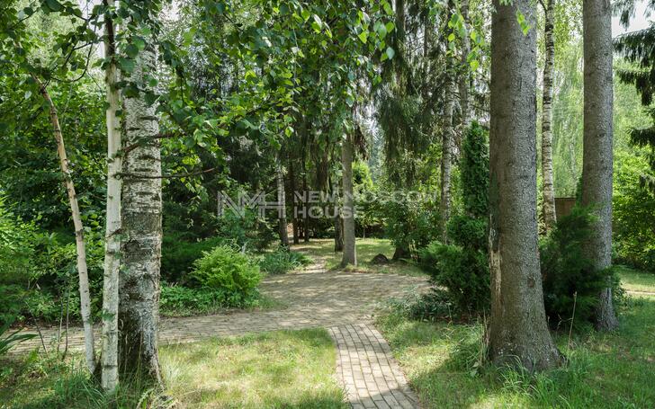 3-этажный коттедж 1 100 м² с отделкой