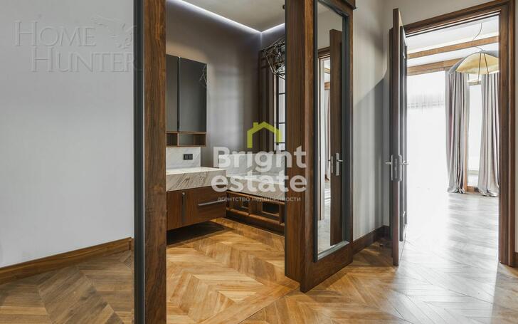 2-этажный коттедж 989.7 м² с отделкой