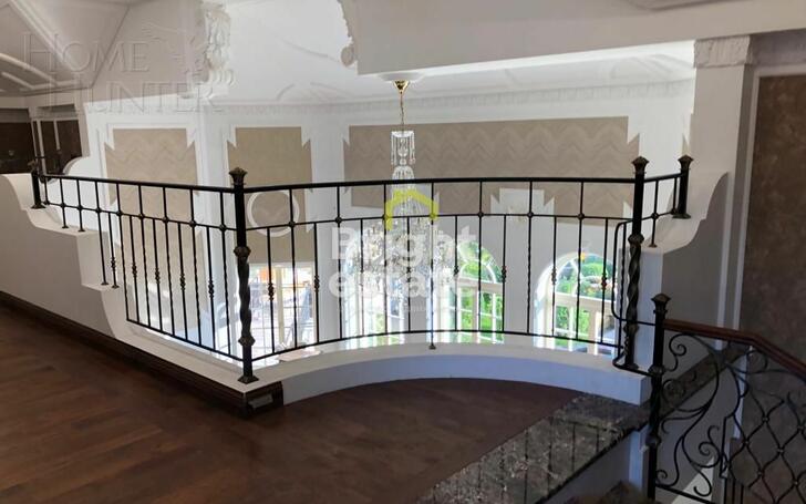 2-этажный коттедж 1 700 м² с отделкой