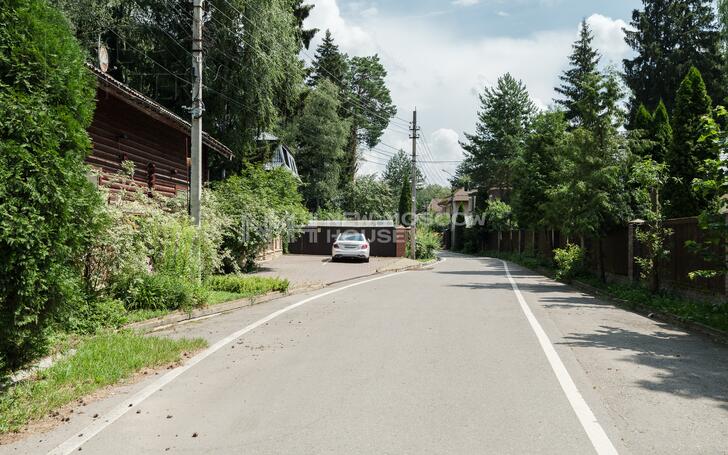 3-этажный коттедж 1 100 м² с отделкой
