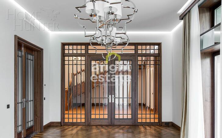 2-этажный коттедж 989.7 м² с отделкой