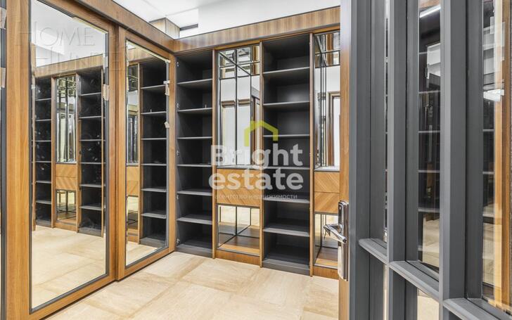2-этажный коттедж 989.7 м² с отделкой