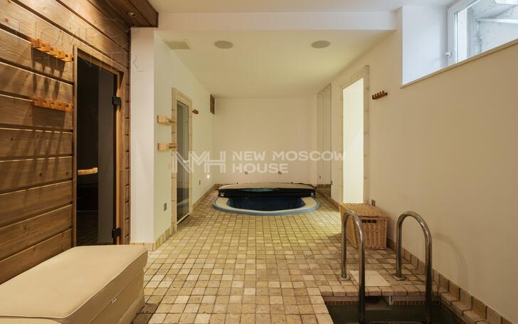 3-этажный коттедж 1 100 м² с отделкой