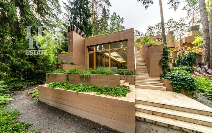 2-этажный коттедж 1 330 м² с отделкой