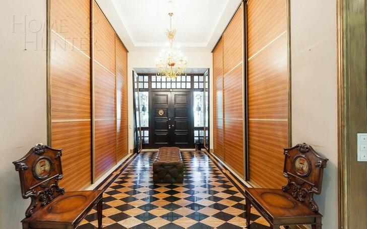 2-этажный коттедж 1 400 м² с отделкой