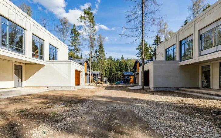 2-этажный коттедж 520 м² без отделки