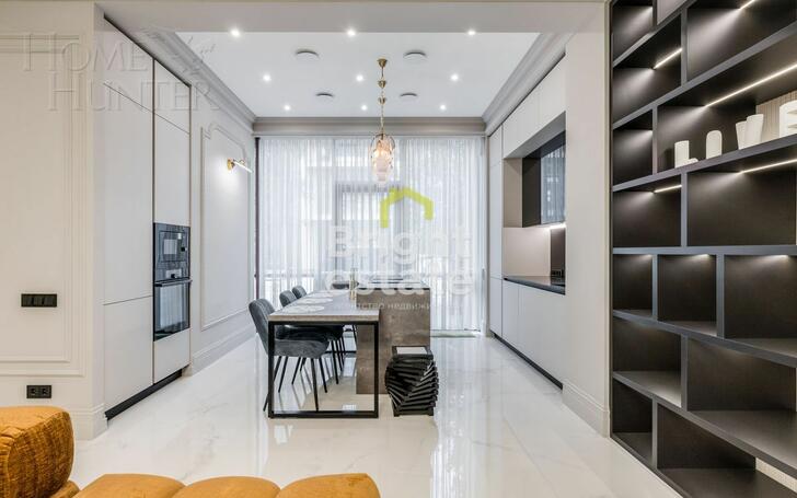 3-этажный таунхаус 240 м² с отделкой