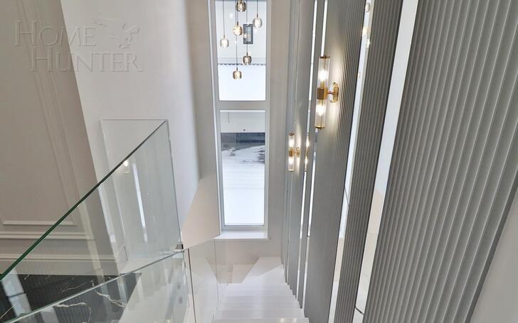 2-этажный коттедж 240 м² с отделкой