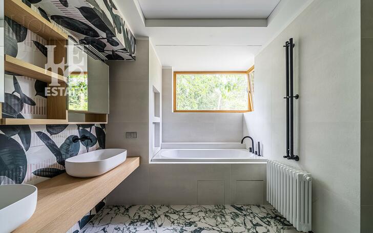 2-этажный коттедж 1 330 м² с отделкой
