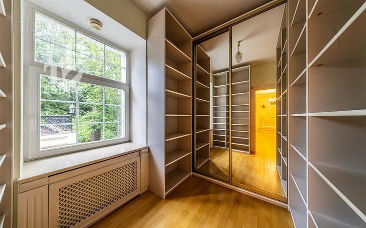 2-этажный коттедж 1 250 м² с отделкой