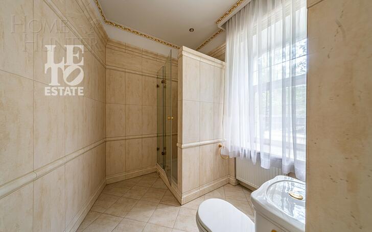 2-этажный коттедж 1 250 м² с отделкой