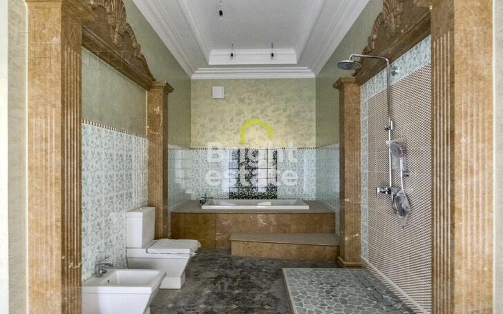 2-этажный коттедж 1 686 м² с отделкой