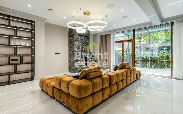 3-этажный таунхаус 240 м² с отделкой
