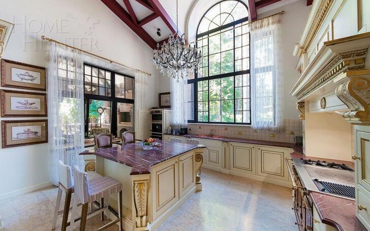 2-этажный коттедж 1 400 м² с отделкой