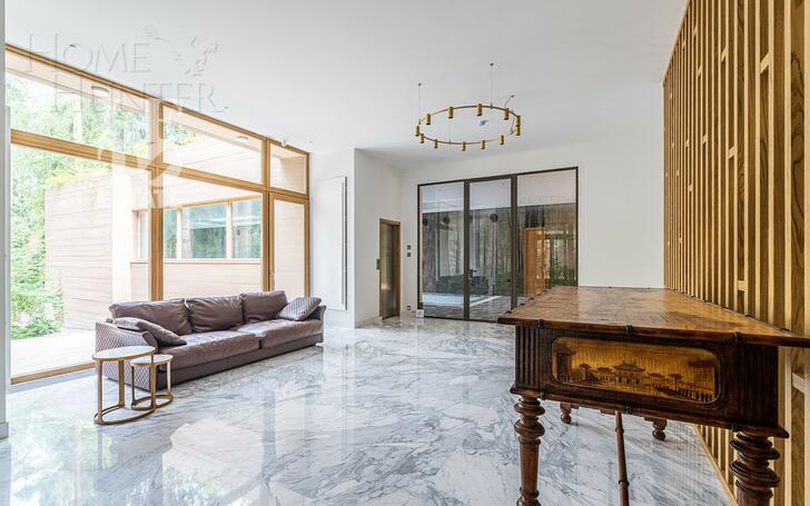 2-этажный коттедж 1 330 м² с отделкой