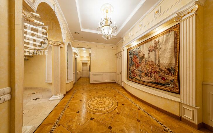 2-этажный коттедж 1 250 м² с отделкой