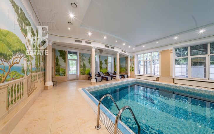 2-этажный коттедж 1 250 м² с отделкой