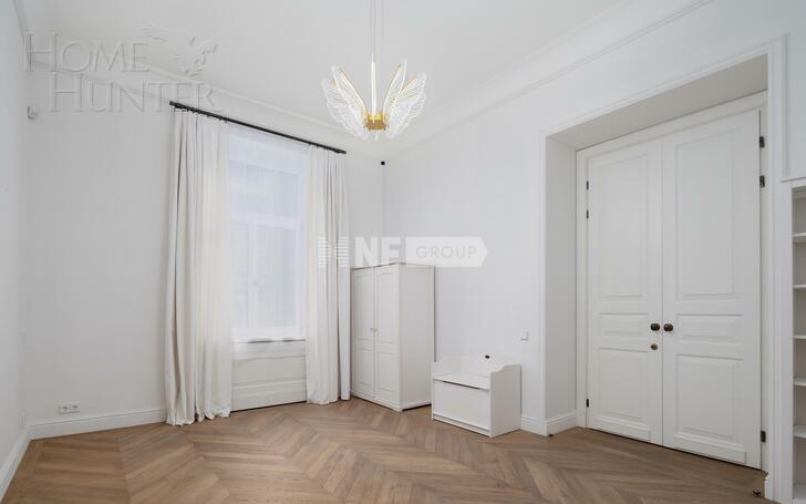 5-КОМН. КВАРТИРА С ОТДЕЛКОЙ 213.9 М² НА 4 ЭТАЖЕ