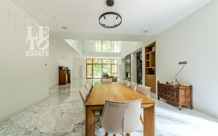 2-этажный коттедж 1 330 м² с отделкой