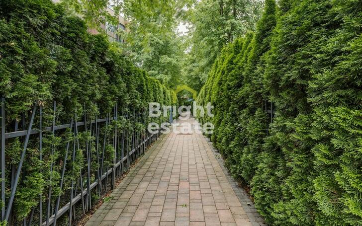 3-этажный таунхаус 240 м² с отделкой