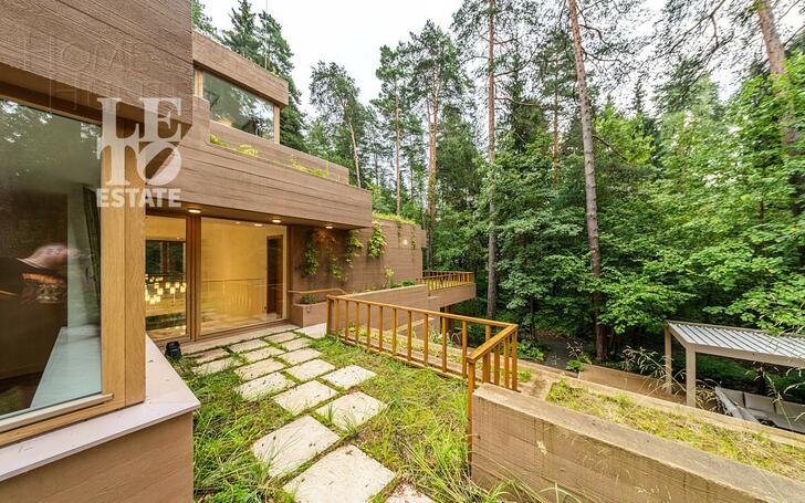 2-этажный коттедж 1 330 м² с отделкой