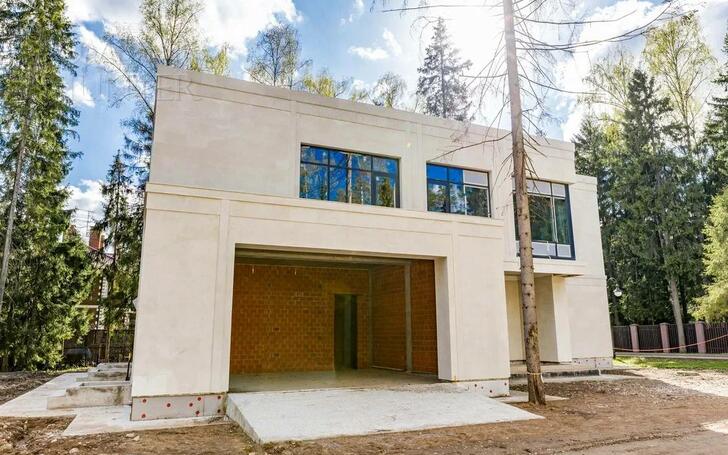 2-этажный коттедж 520 м² без отделки