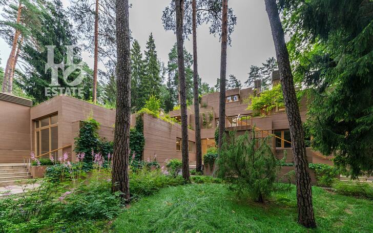 2-этажный коттедж 1 330 м² с отделкой