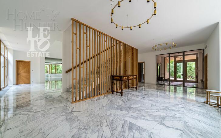 2-этажный коттедж 1 330 м² с отделкой