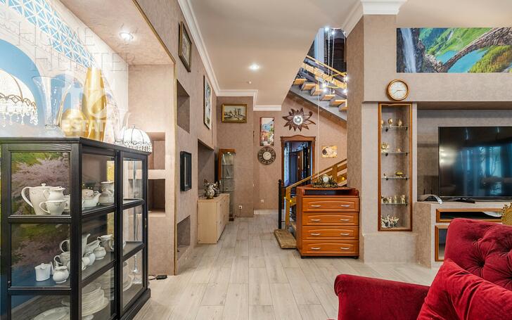 2-этажный коттедж 1 100.7 м² с отделкой
