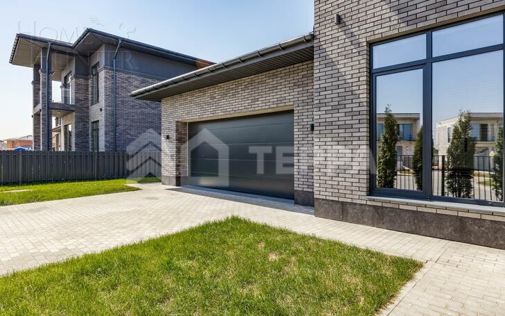 2-этажный коттедж 320 м² с отделкой