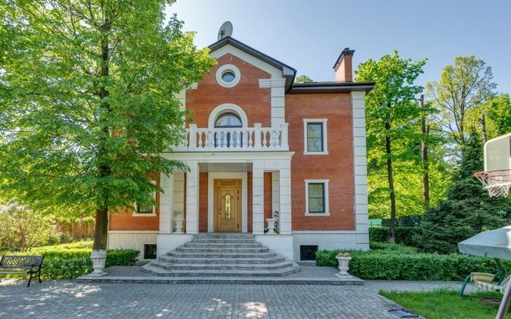 3-этажный коттедж 770 м² с отделкой