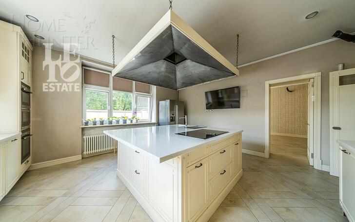 2-этажный коттедж 1 087 м² с отделкой