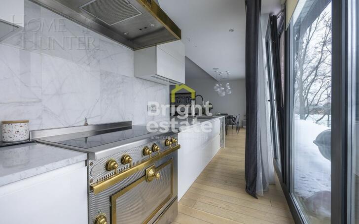 4-КОМН. ПЕНТХАУС С ОТДЕЛКОЙ 220 М² НА 4 ЭТАЖЕ