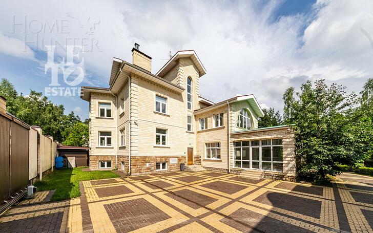 2-этажный коттедж 1 087 м² с отделкой