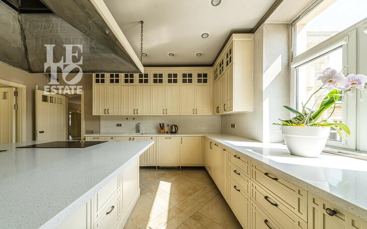 2-этажный коттедж 1 087 м² с отделкой