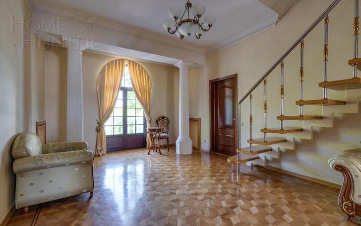 3-этажный коттедж 770 м² с отделкой