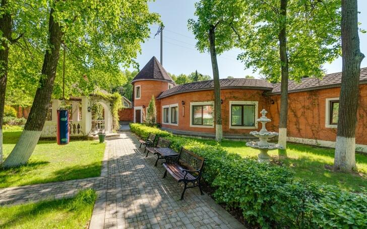 3-этажный коттедж 770 м² с отделкой