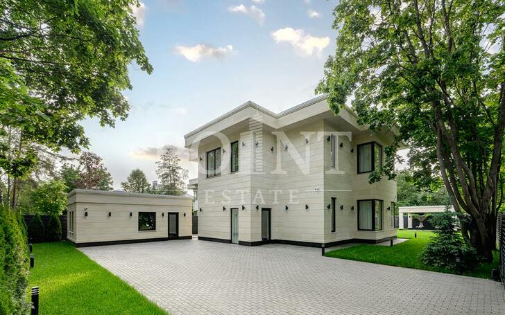 2-этажный коттедж 350 м² с отделкой