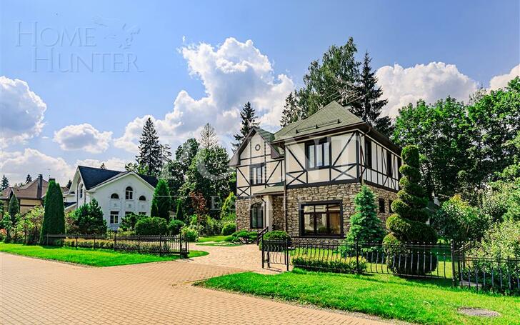 2-этажный коттедж 250 м² с отделкой
