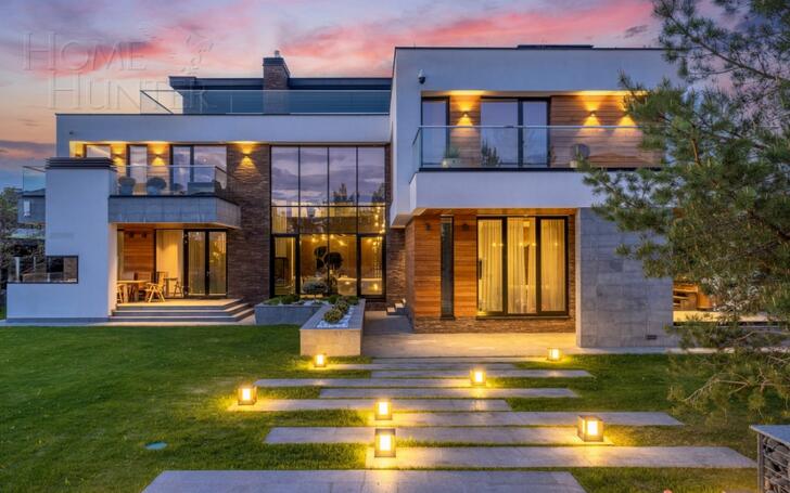 2-этажный коттедж 550 м² с отделкой