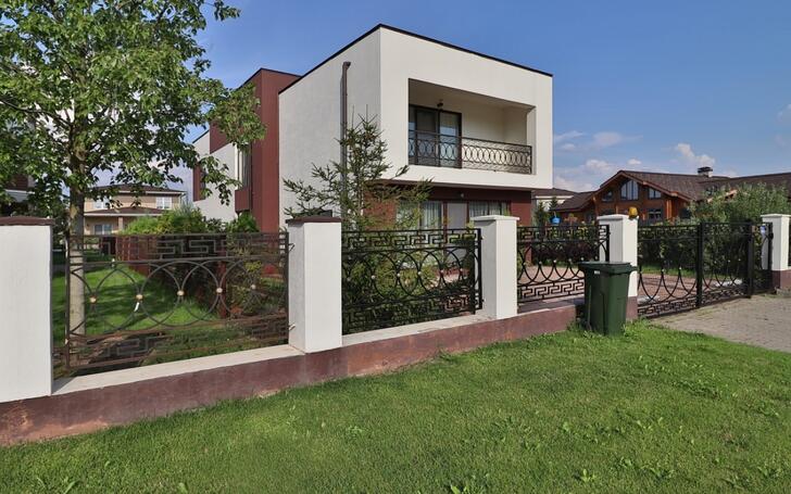 2-этажный коттедж 250 м² с отделкой