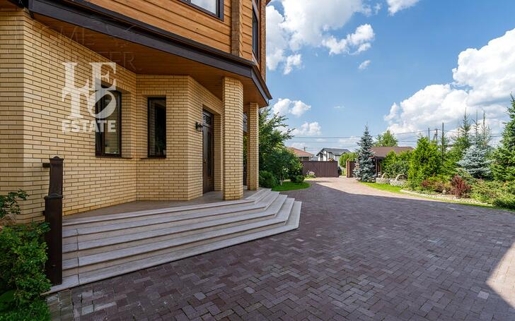 2-этажный коттедж 800 м² с отделкой