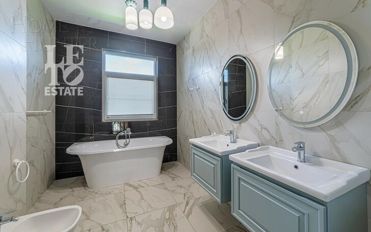 2-этажный коттедж 241 м² с отделкой
