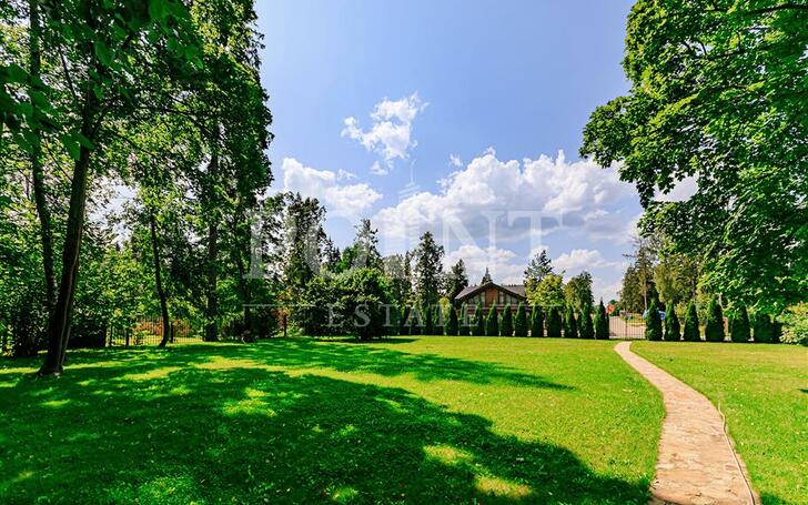 2-этажный коттедж 250 м² с отделкой