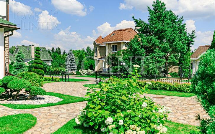 2-этажный коттедж 250 м² с отделкой