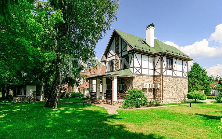 2-этажный коттедж 250 м² с отделкой